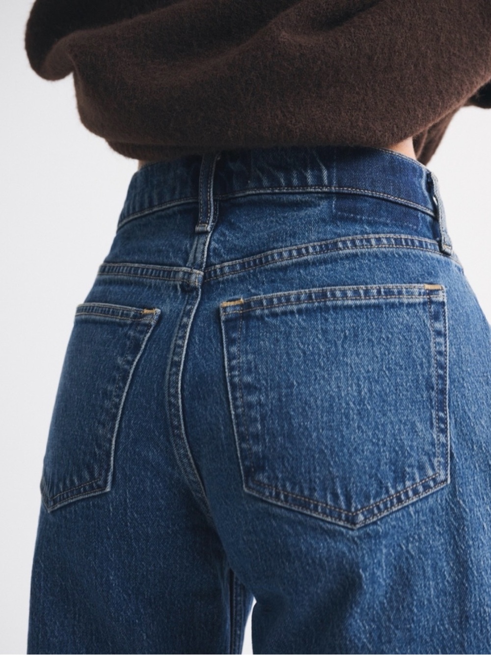 Abercrombie High Rise 90s Relaxed Jean Dark w/Back Hem Distressed NWT - Size 28 - Picture 2 of 2